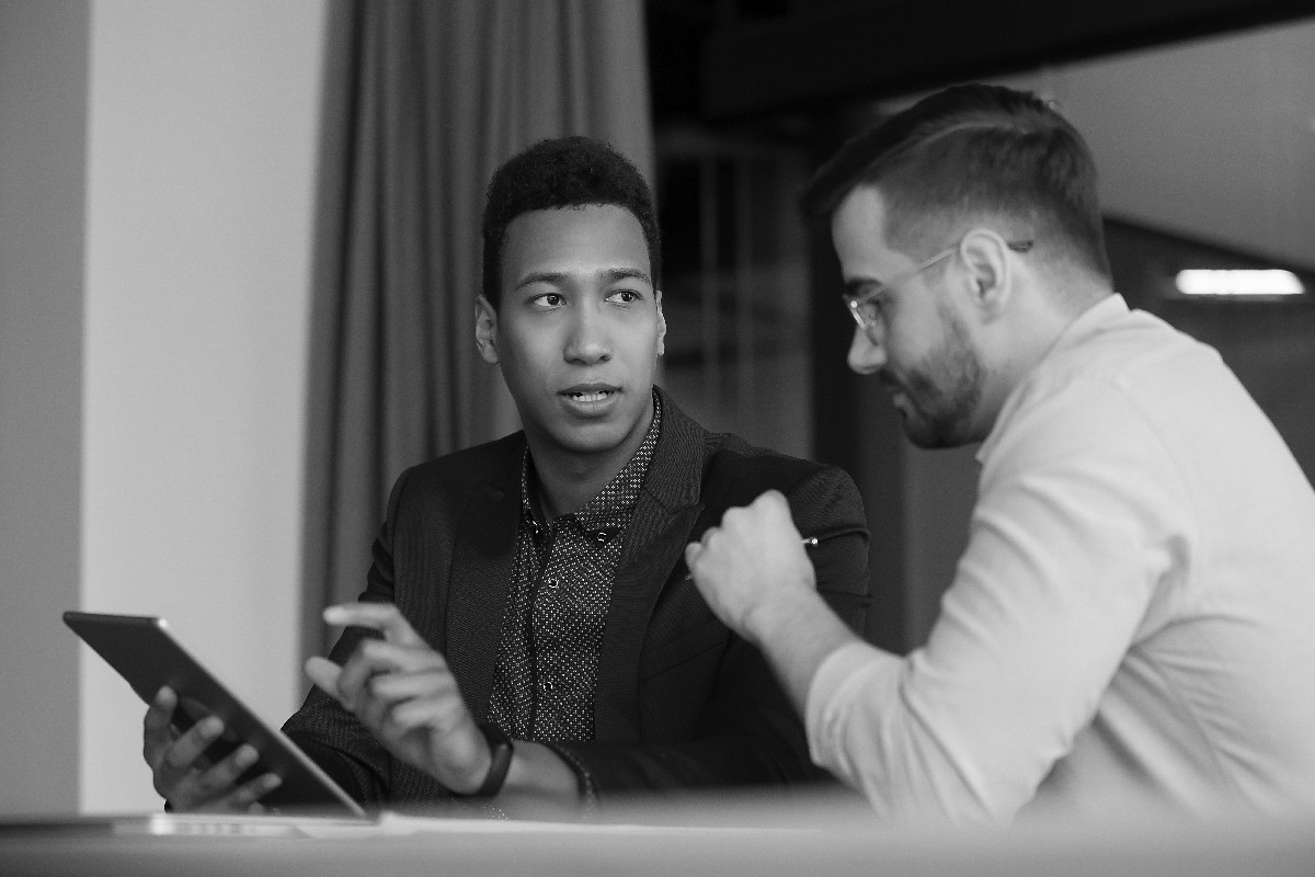 用提問的方式,幫助部屬思考如何改進與成長